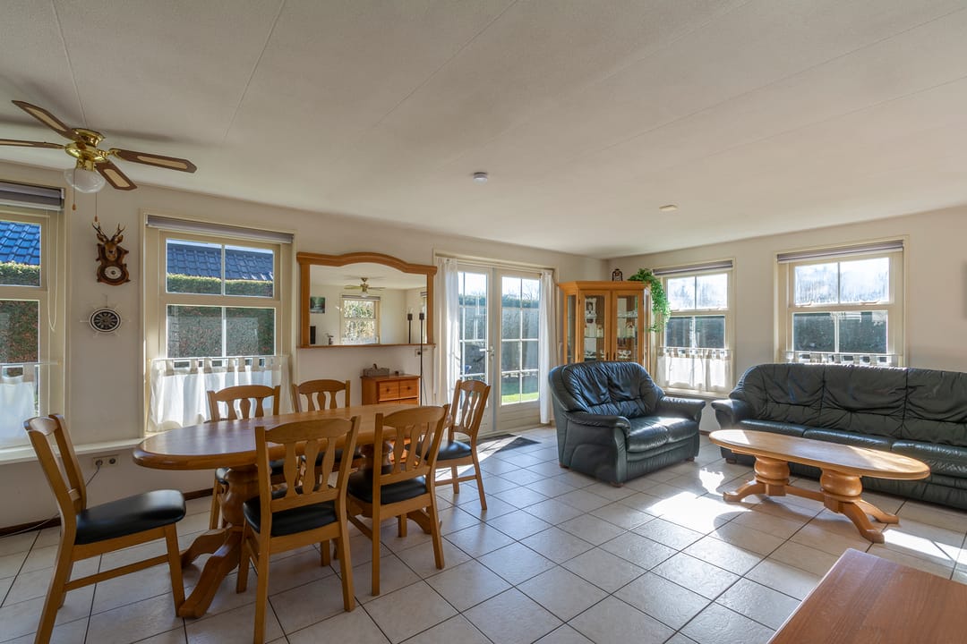 Photo 2 of Westerduinweg 34-H34