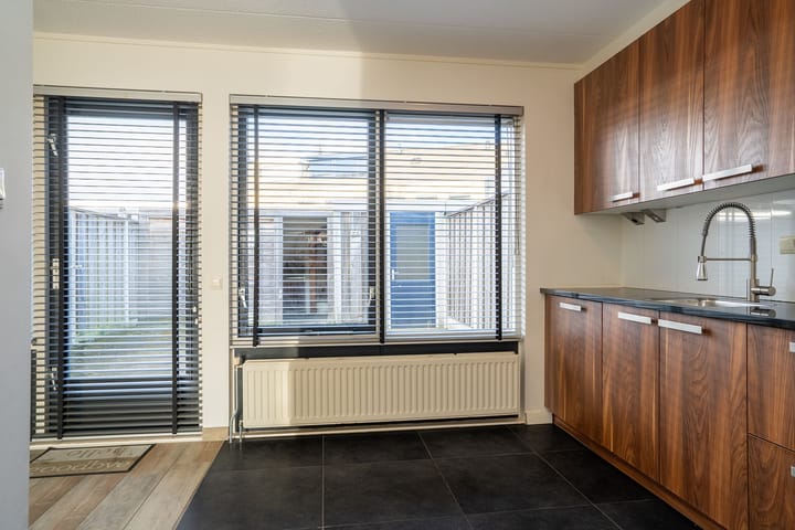 Foto 10 van Helenastraat 36