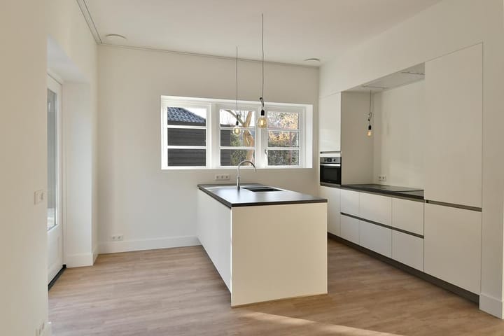 Foto 10 van Lothariuslaan 47