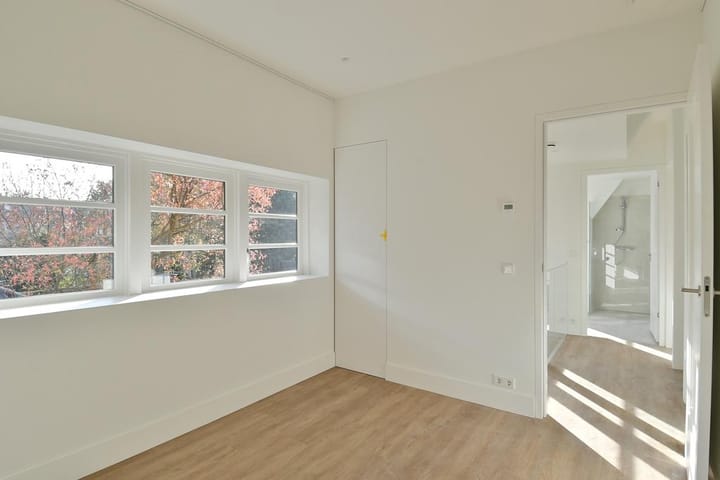 Foto 14 van Lothariuslaan 47