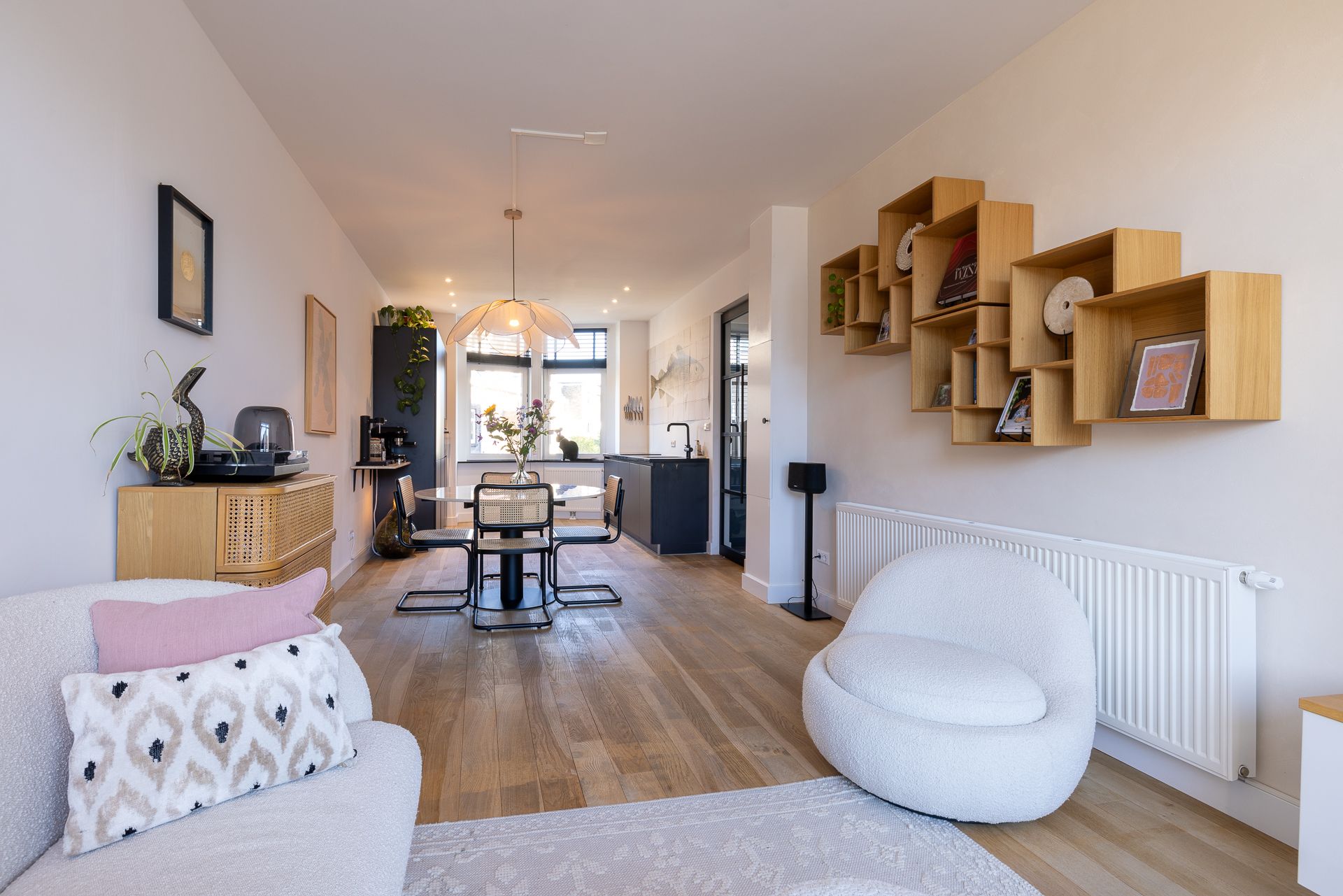 Photo 12 of Jan Willem Frisostraat 8-B