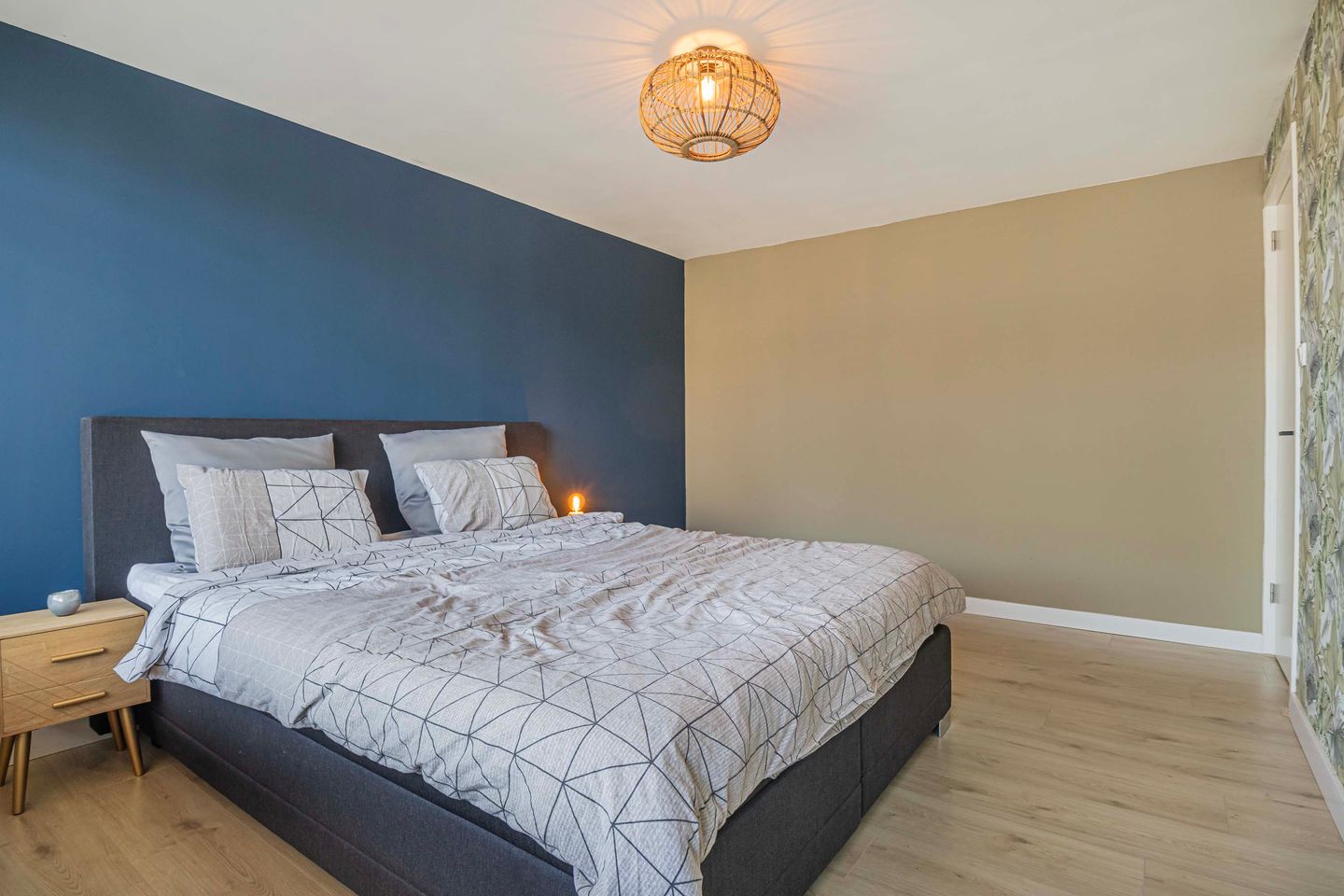 Foto 20 van Pollux 57