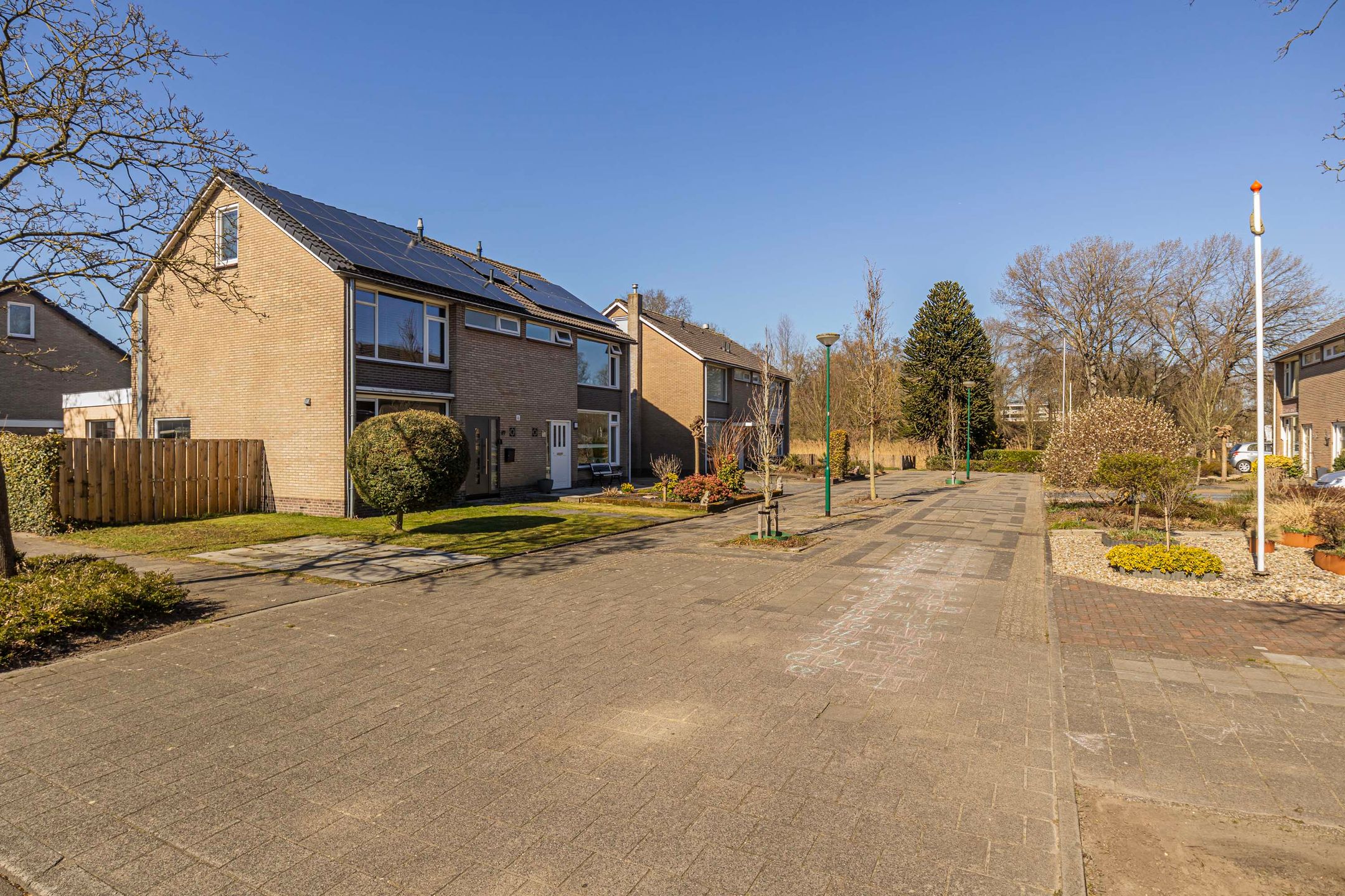 Foto 39 van Pollux 57