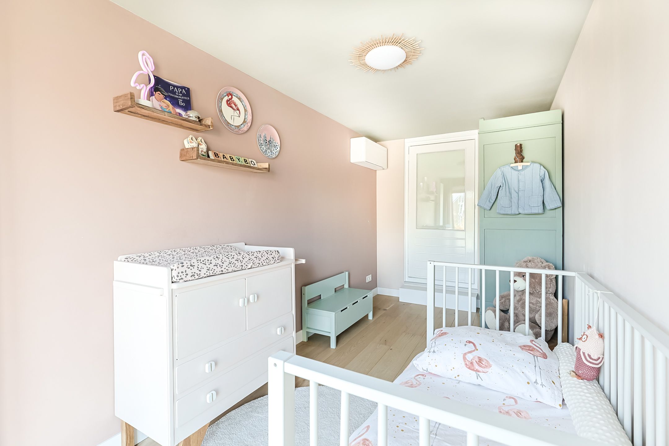 Photo 30 of Ruisdaelstraat 10