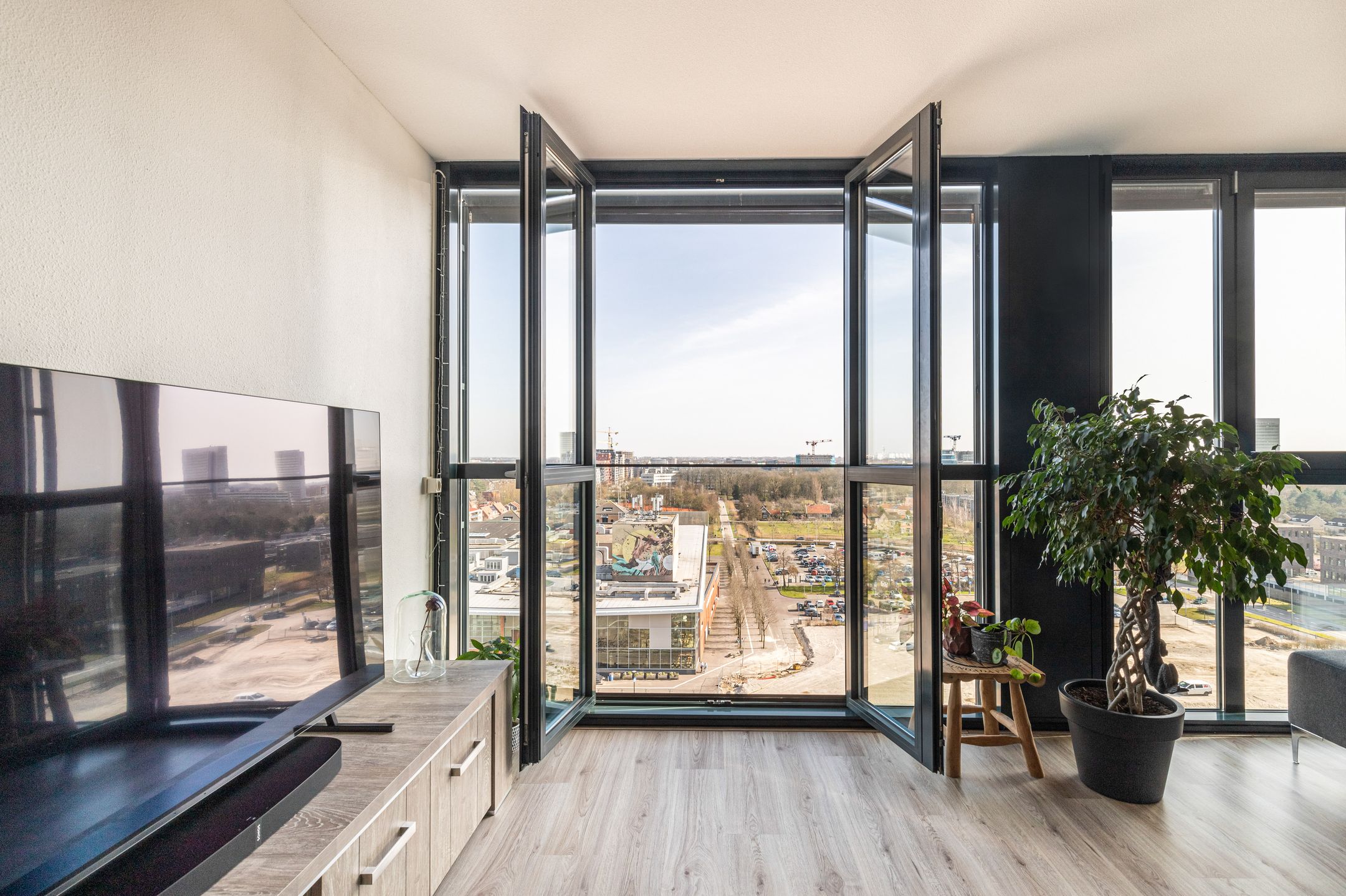 Foto 3 van Raadhuisplein 184