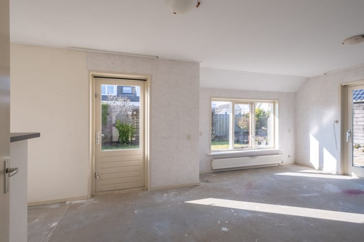 Photo 15 of It String 39