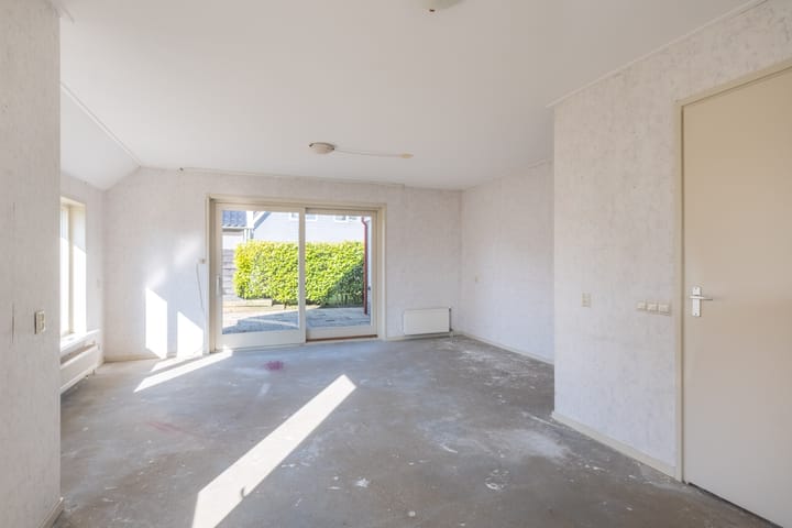 Photo 16 of It String 39