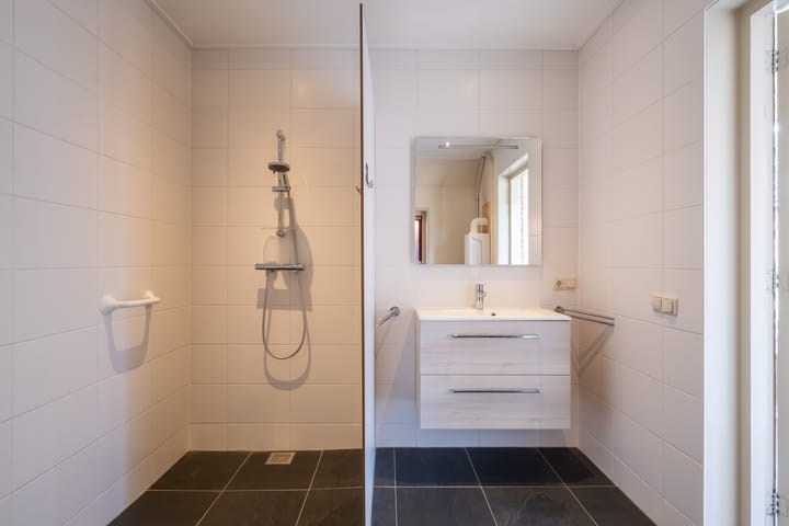 Photo 27 of It String 39