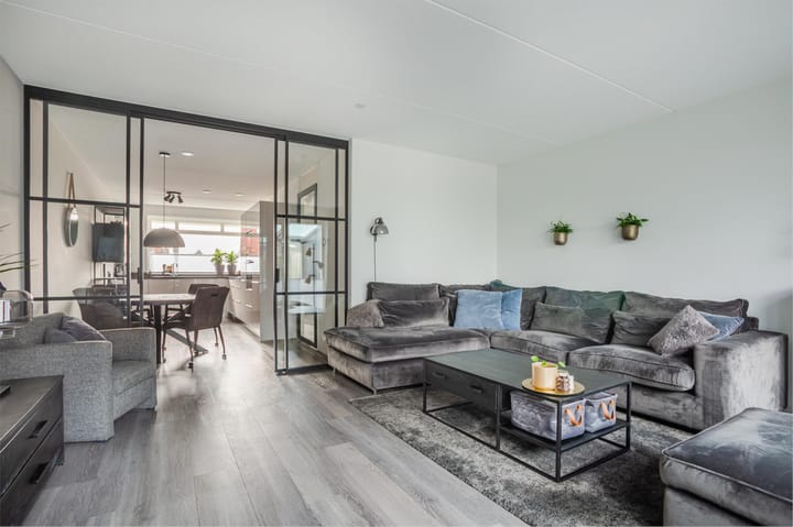 Foto 7 van Van de Weerdstraat 6