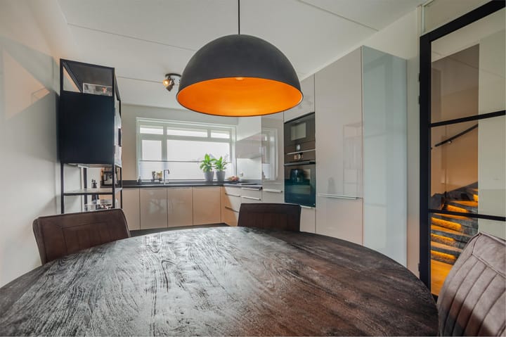 Foto 8 van Van de Weerdstraat 6