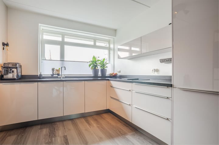 Foto 9 van Van de Weerdstraat 6