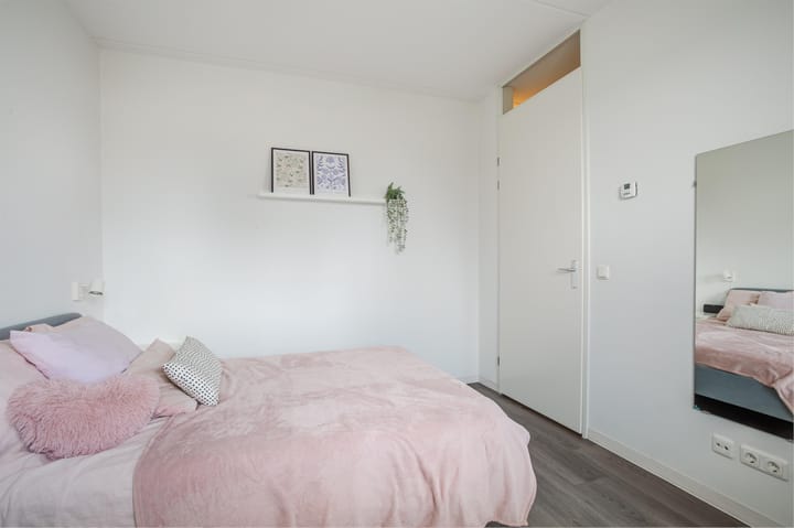 Foto 16 van Van de Weerdstraat 6