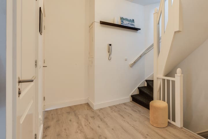 Photo 7 of Van der Dussenstraat 13-B02