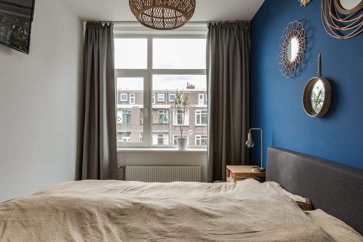 Photo 17 of Van der Dussenstraat 13-B02