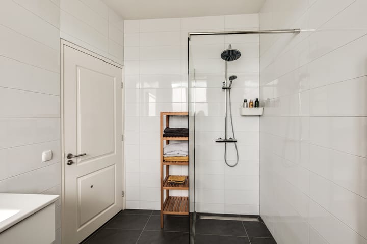 Photo 20 of Van der Dussenstraat 13-B02