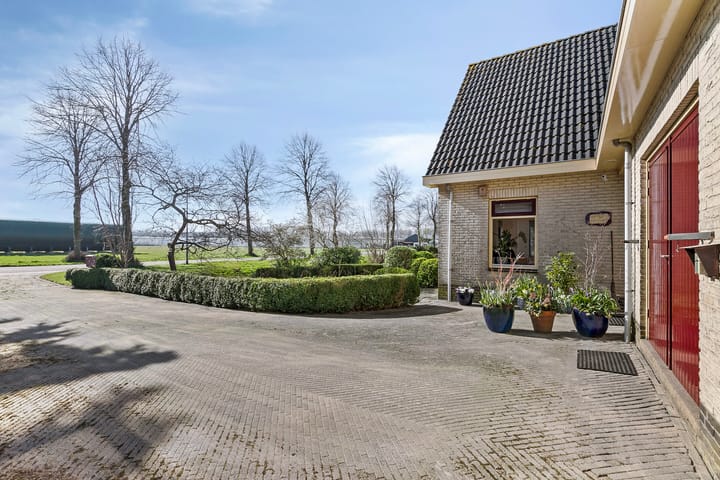 Foto 4 van Linnaeusweg 12-B