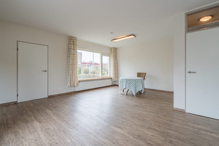 Foto 2 van Weegbree 39