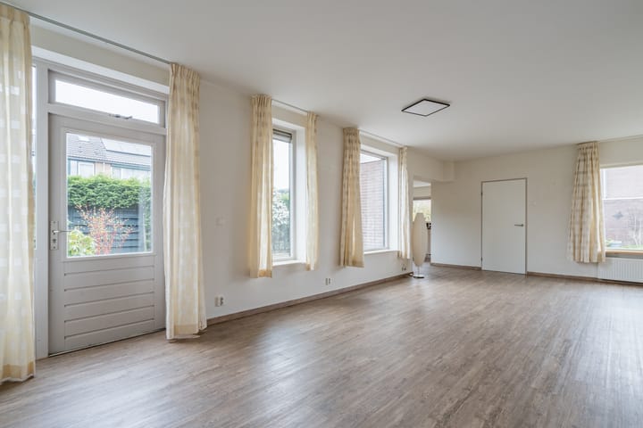 Foto 7 van Weegbree 39