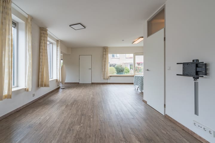 Foto 8 van Weegbree 39