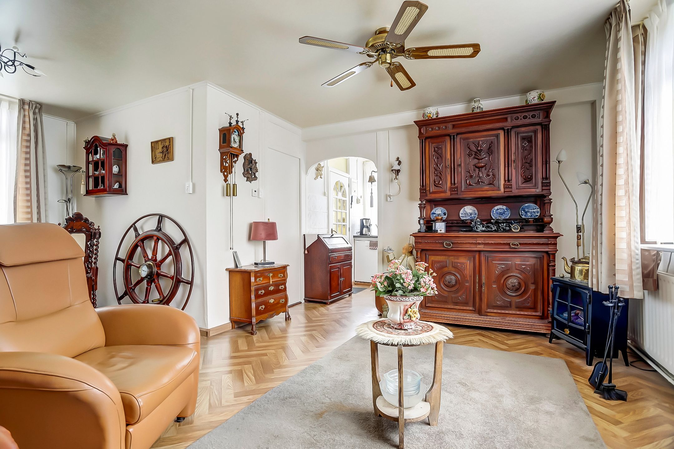 Foto 24 van Loostraat 24