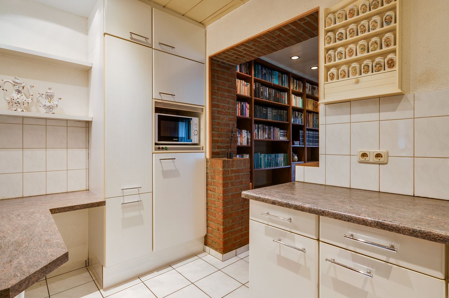 Foto 10 van Rijksweg Zuid 144