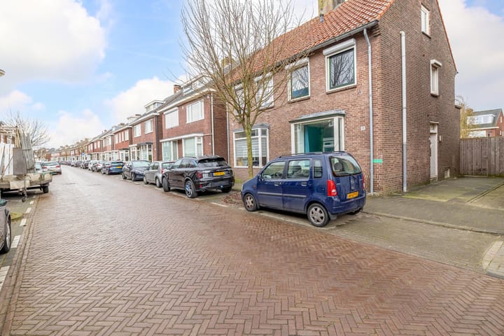 Foto 3 van Van Riebeekstraat 38