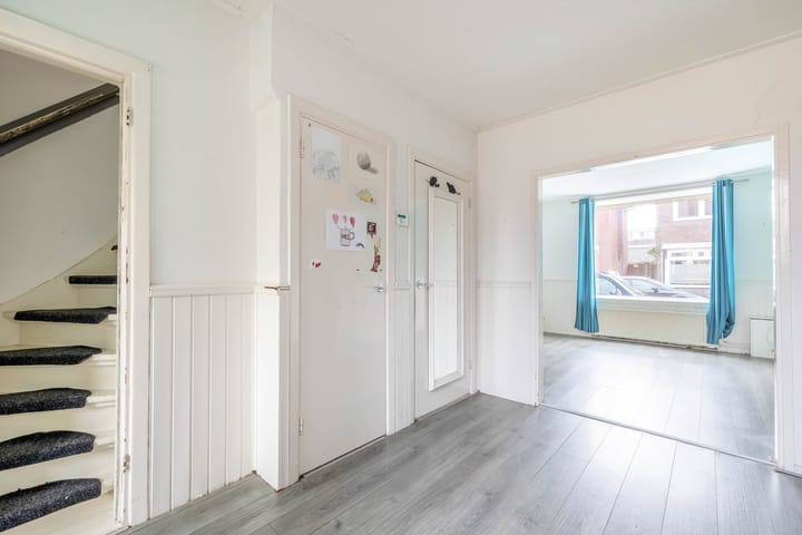 Foto 10 van Van Riebeekstraat 38