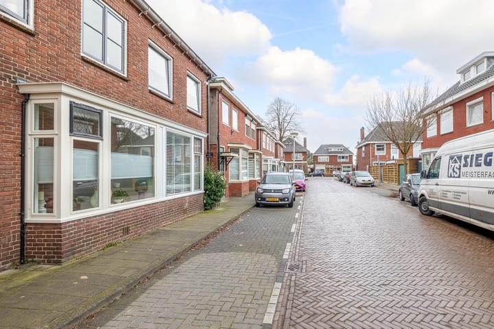 Foto 36 van Van Riebeekstraat 38