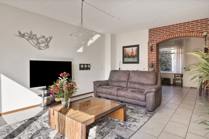 Foto 10 van Van Oosterzeestraat 12