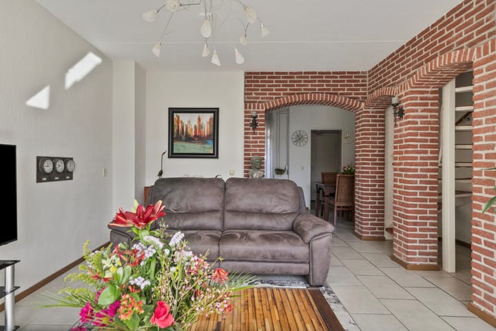 Foto 11 van Van Oosterzeestraat 12