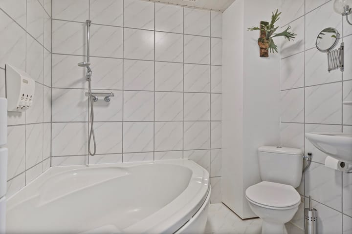 Foto 25 van Van Oosterzeestraat 12