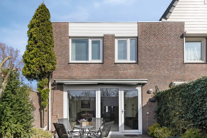 Foto 32 van Van Oosterzeestraat 12