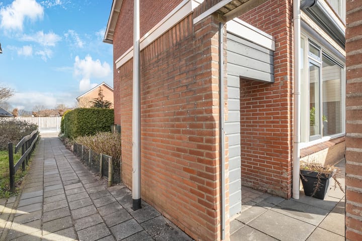 Foto 33 van Meeuwenstraat 10