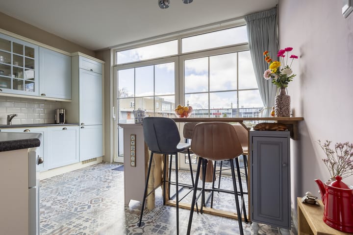 Photo 11 of Roerdompstraat 11