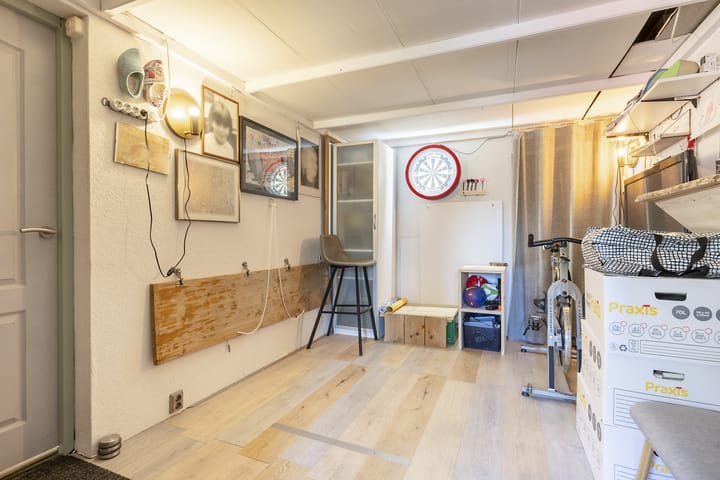 Photo 16 of Roerdompstraat 11