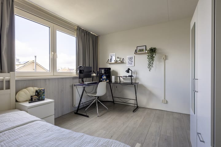 Photo 18 of Roerdompstraat 11