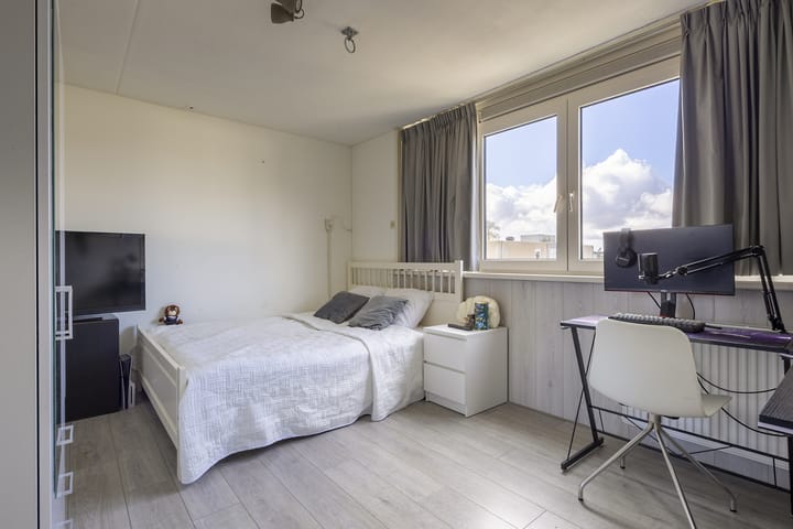 Photo 19 of Roerdompstraat 11