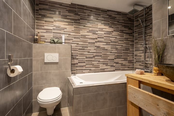 Photo 21 of Roerdompstraat 11