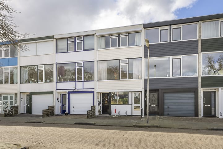 Photo 1 of Roerdompstraat 11