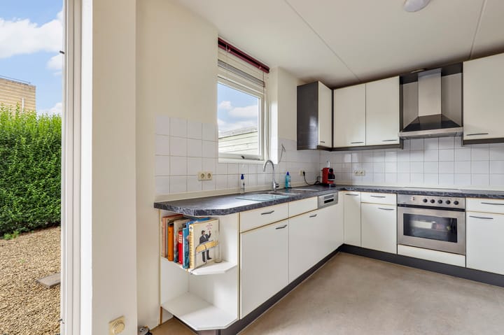 Photo 16 of Scheefkelk 22