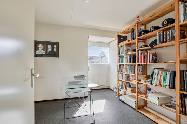 Photo 25 of Scheefkelk 22