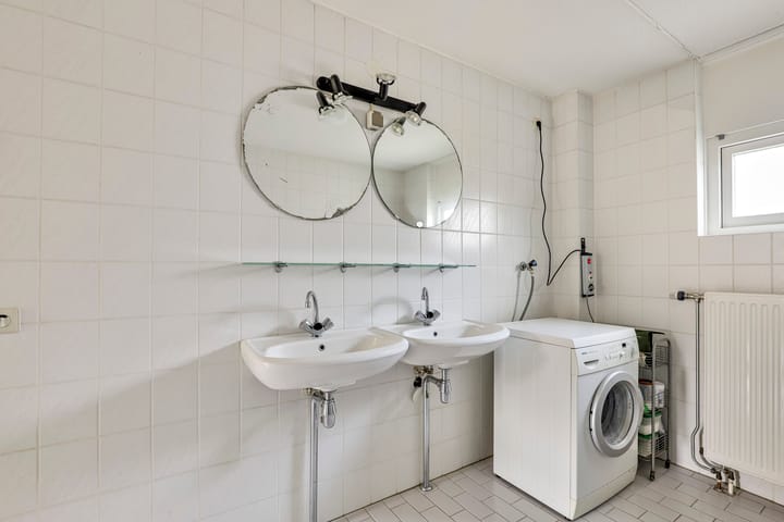 Photo 31 of Scheefkelk 22