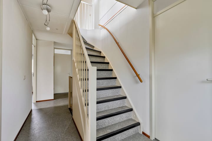 Photo 34 of Scheefkelk 22