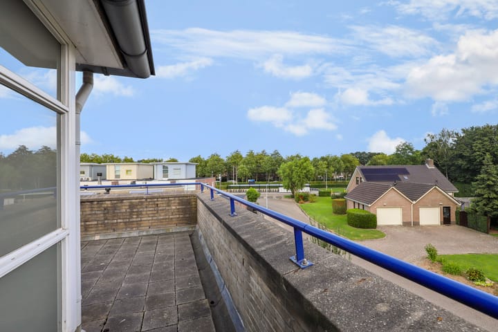 Photo 37 of Scheefkelk 22