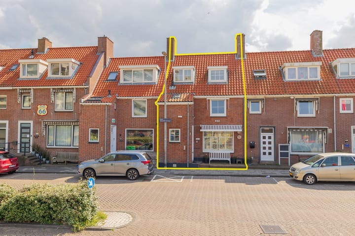 Photo 2 of Burgemeester Engelbertsstraat 62