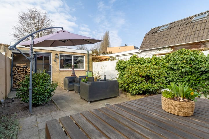 Foto 48 van Generaal Maczekstraat 104