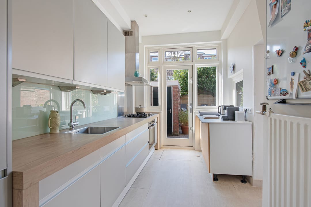 Photo 7 of Van Diepenburchstraat 16