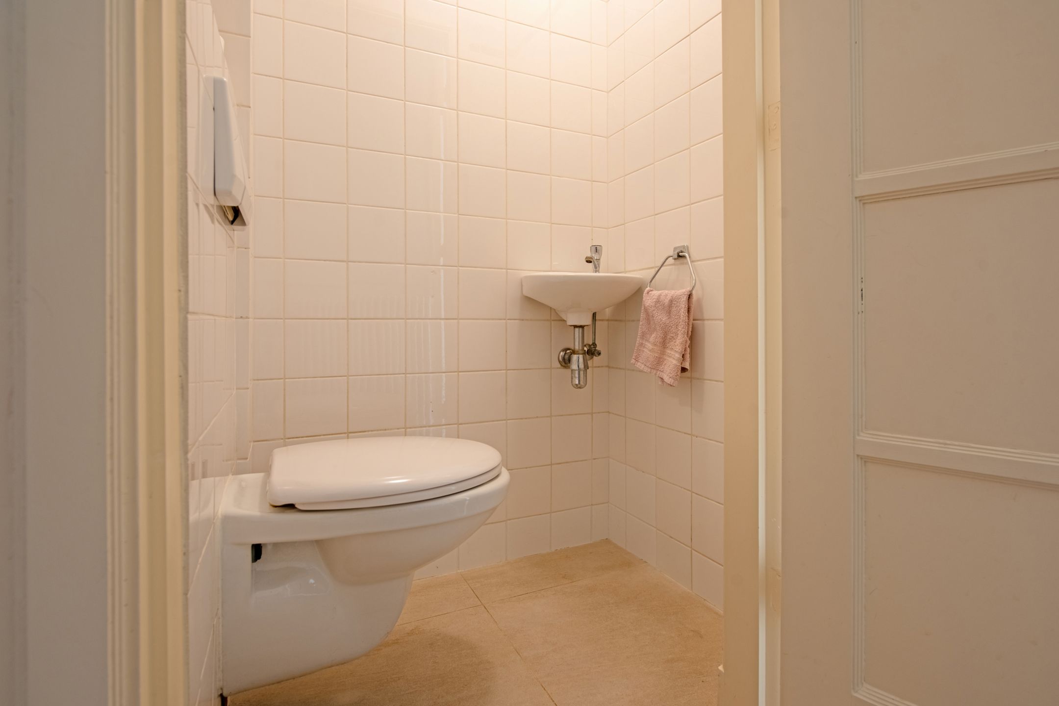 Photo 9 of Van Diepenburchstraat 16