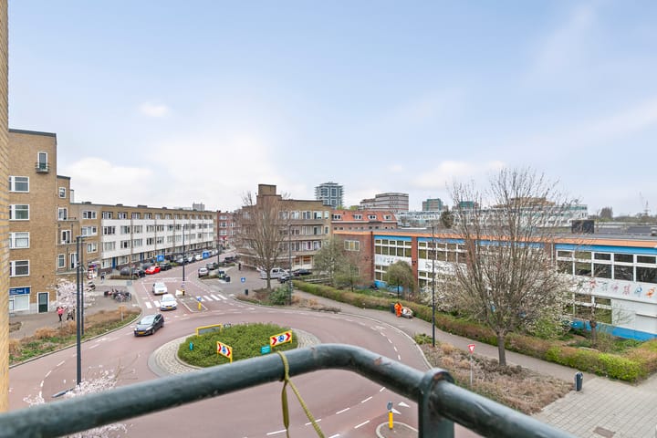 Foto 6 van Lorentzplein 30