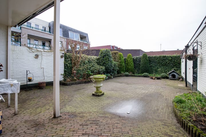 Photo 35 of Koningin Emmastraat 5